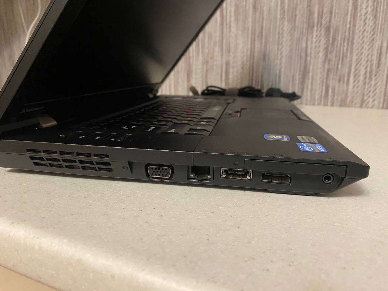 Lenovo ThinkPad L520 /intel core i3 / 4gb / 320gb hdd