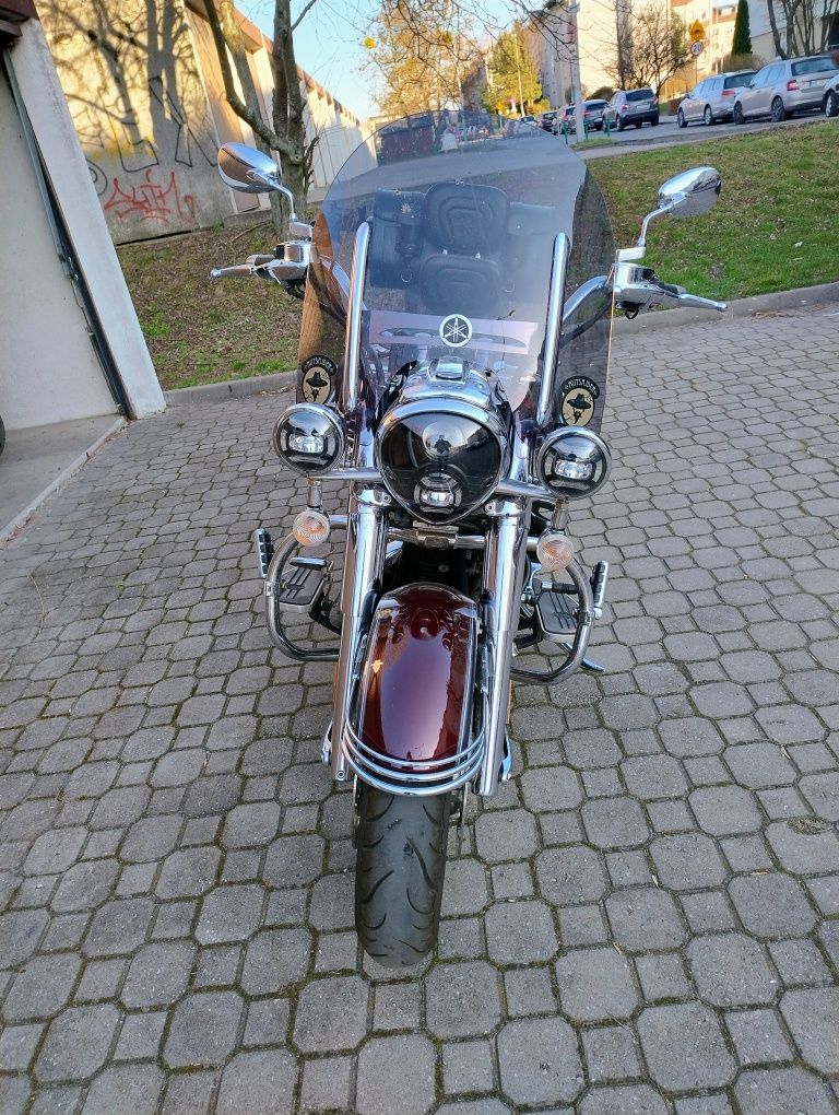 Motocykl  Yamaha XV 1900 z 2008roku chrom.