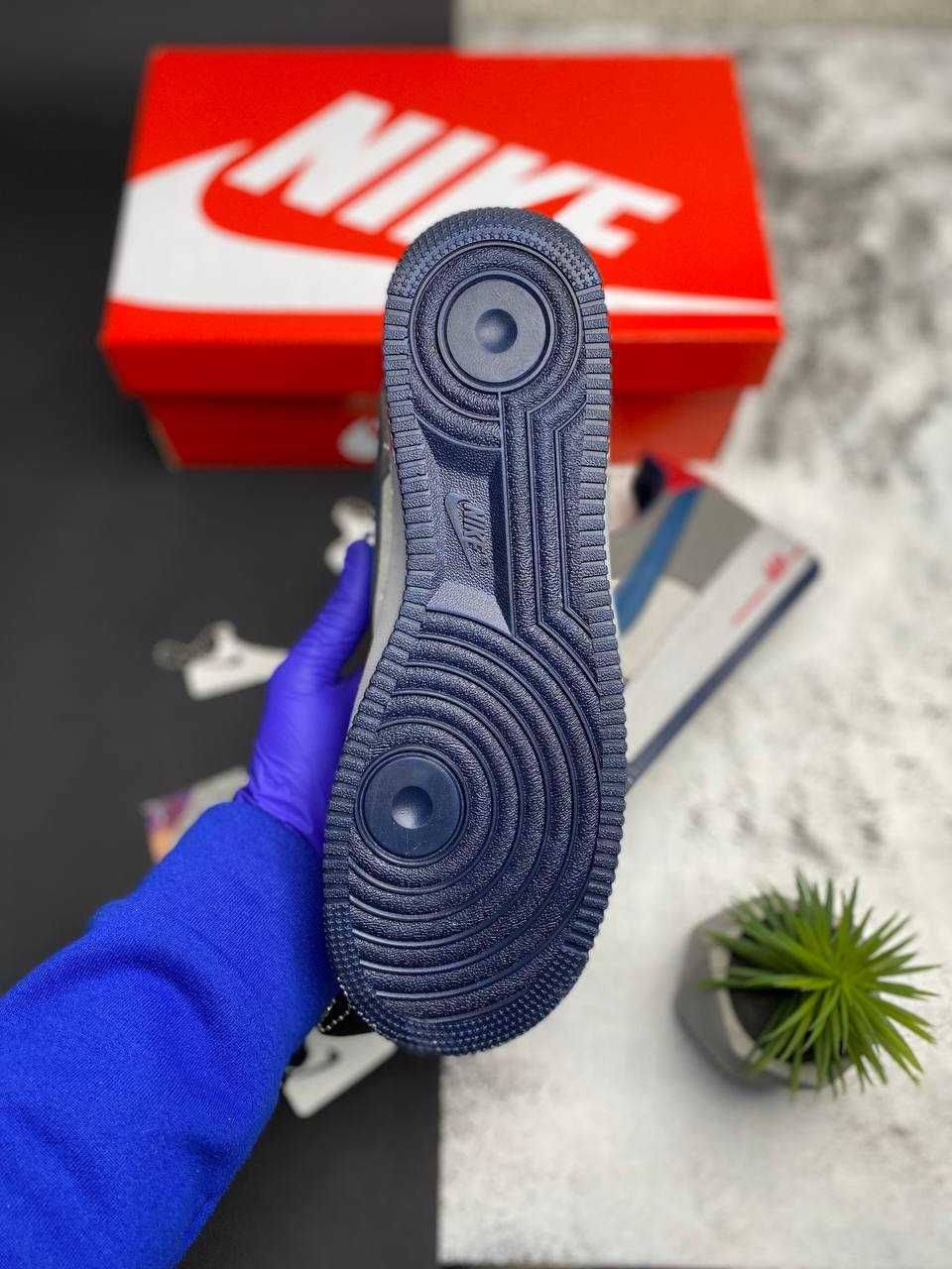 42 (26.5 см) 43 (27.5 см) Кроссовки Nike Air Force 1 '07 Grey/Blue/Red