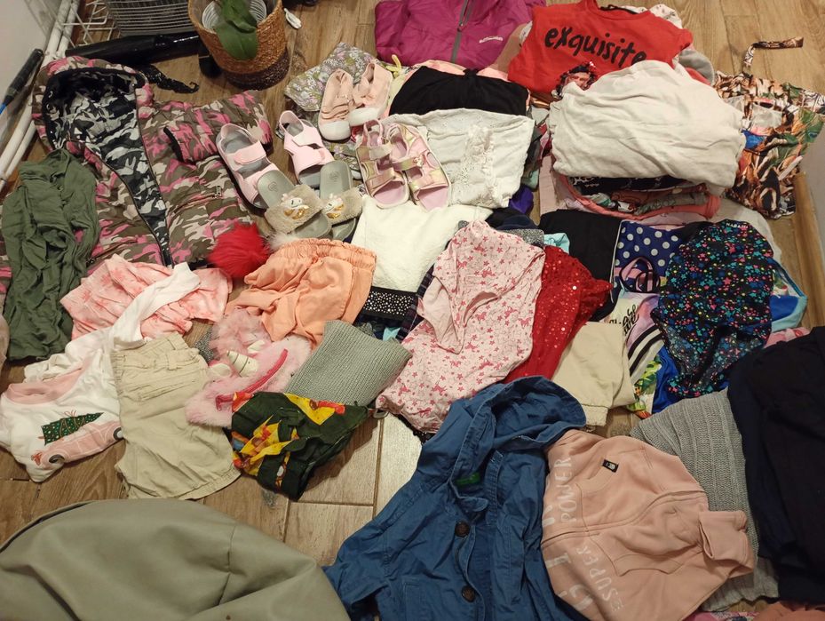 Fajny bardzo duży zestaw ubrań dla dziewczynki 134-140