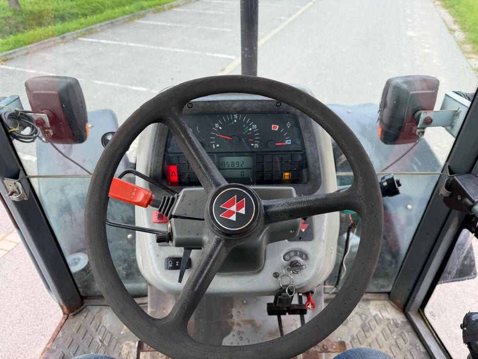 Ciągnik rolniczy Massey Ferguson 4255