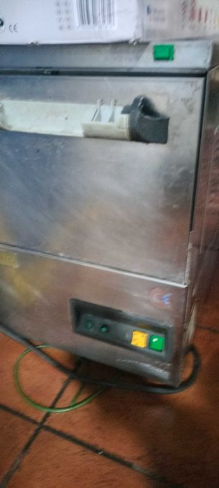 Máquina industrial copos