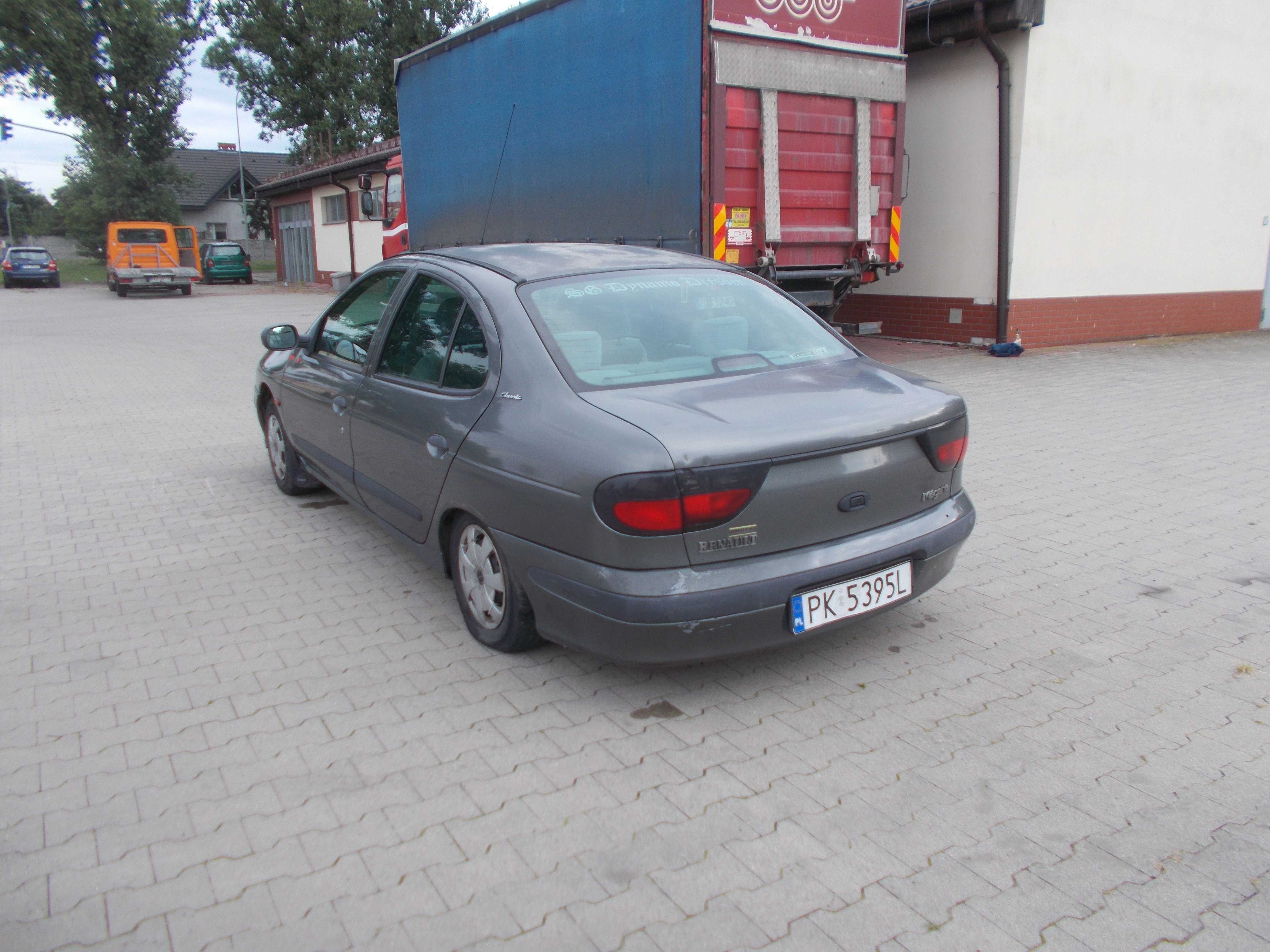 Błotnik lewy przód Renault Megane I 1 przed liftem kolor MV630