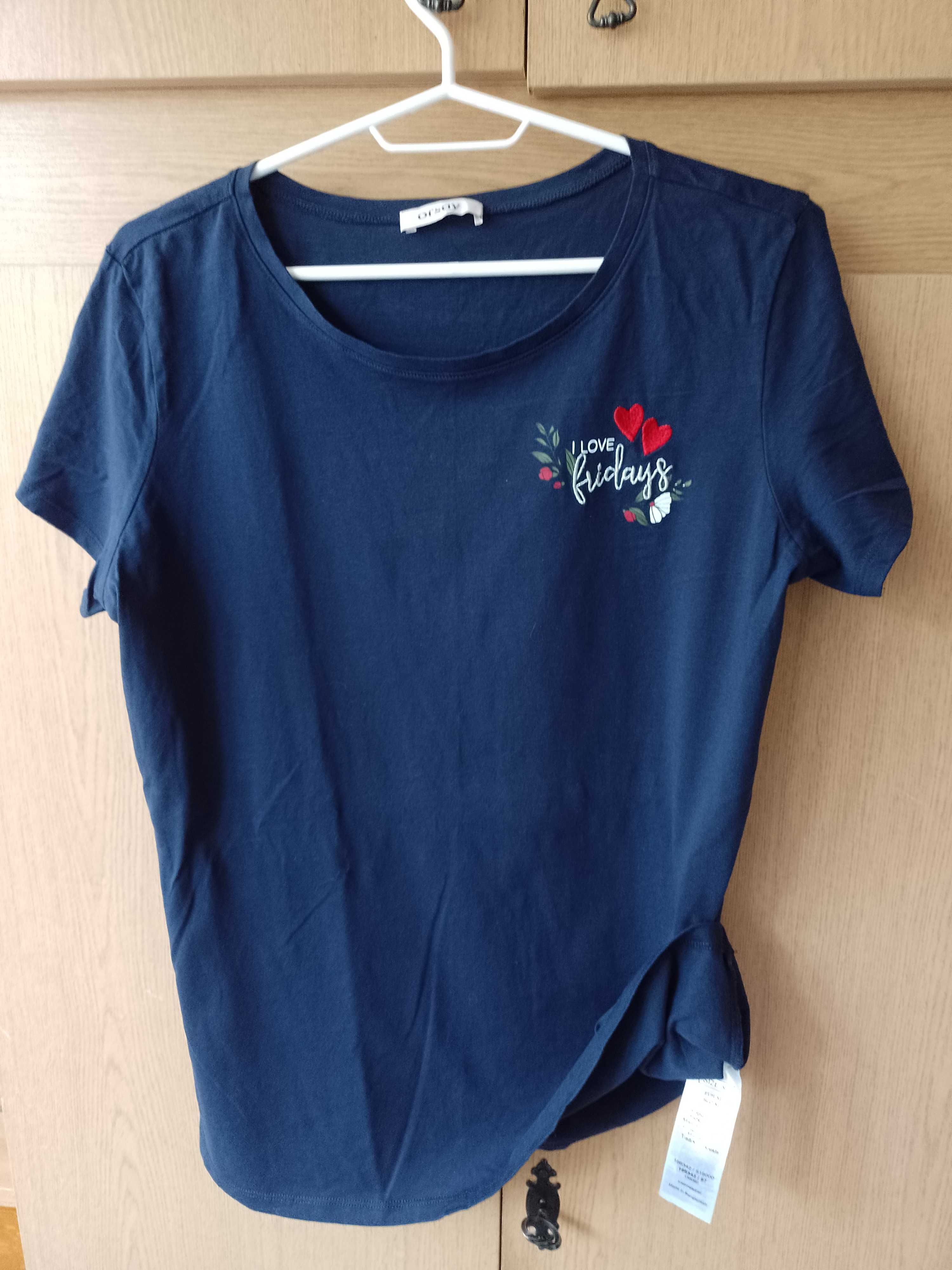 Lekki sweterek rozpinany i dwa t-shirty w zestawie.