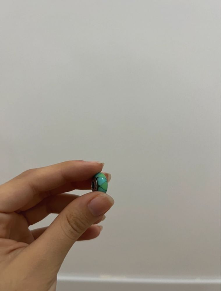 Peça / conta em pedra verde e turquesa pandora