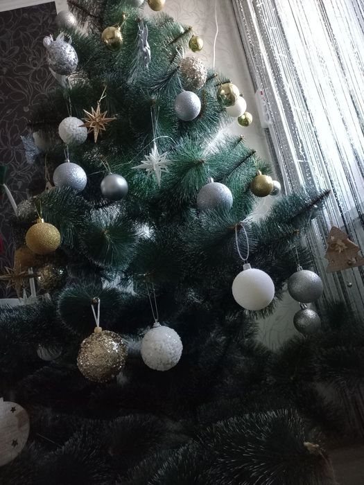 Продается искусственная сосна