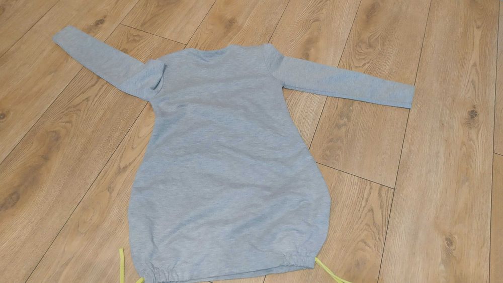 sukienka  roz 128   8 Y