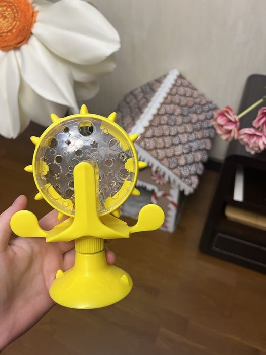 Інтерактивна іграшка кормушка для кота .