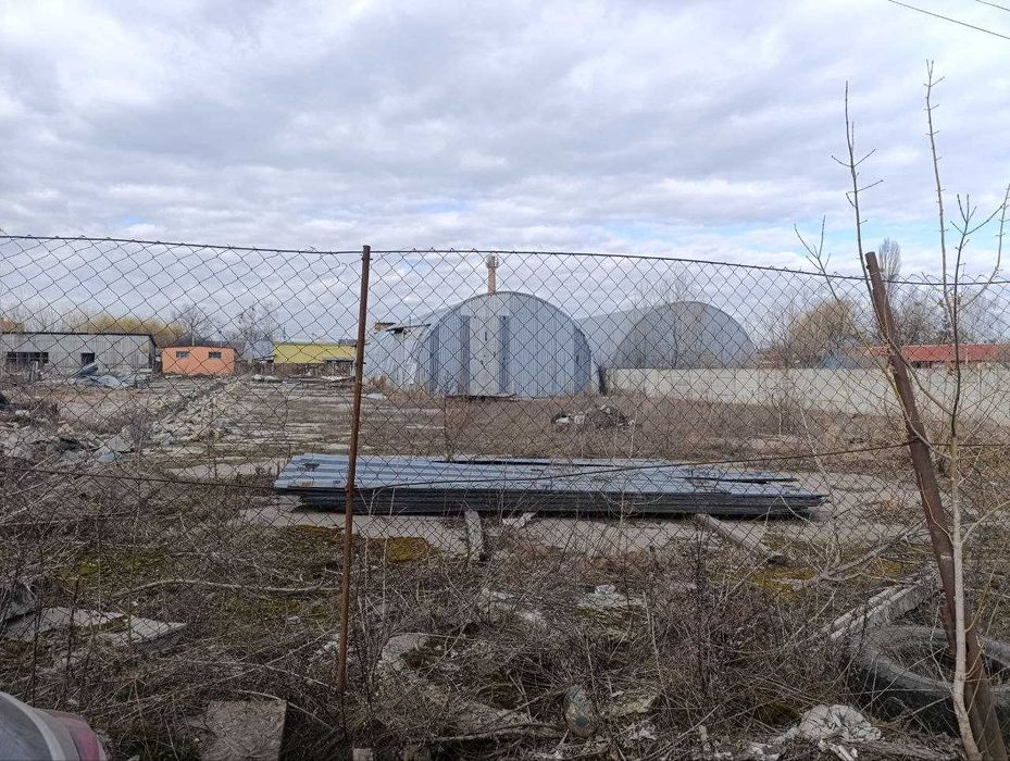 Земельна ділянка комерційного призначення з ангаром 600м2