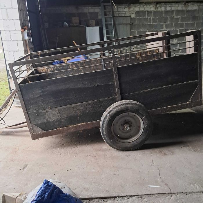 Sprzedam przyczepę klatkę jednoosiową do ciągnika