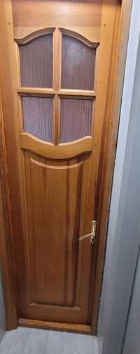 Двері деревяні з рамою бу