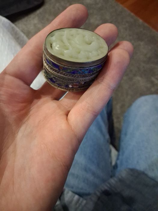 Caixa antiga decorativa em metal esmaltado – estilo cloisonné com tamp