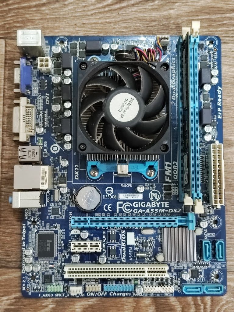 Материнська плата Gigabyte GA-A55M-DS2 + процесор AMD Athlon 641 FM1