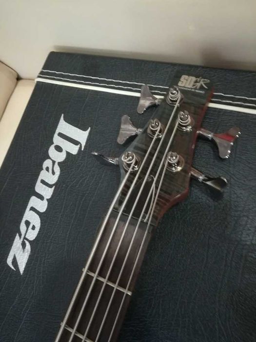 Baixo Ibanez SR 705