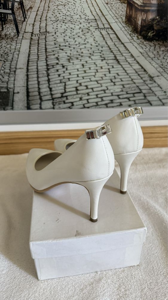 Туфлі білі весільні 25 см р.39