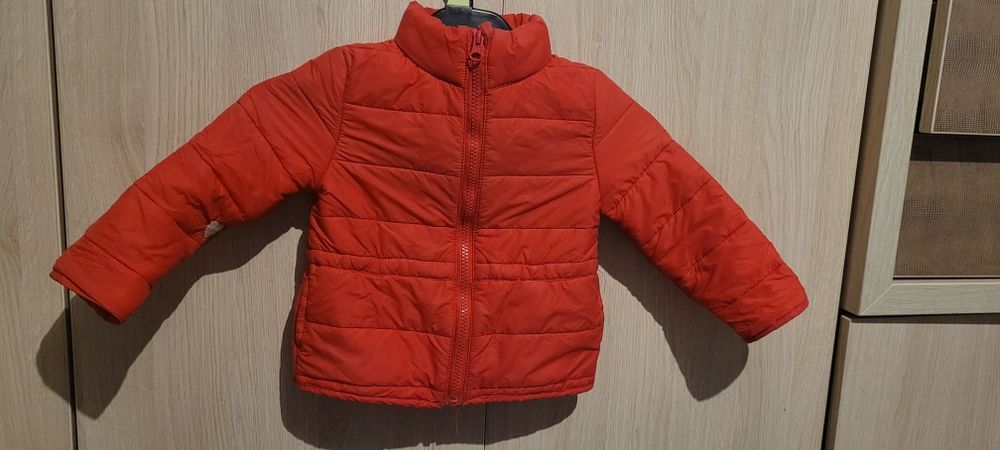 Kurtka przejsciowa czerwona 92 h&m lekka pikowana dziewczęca
