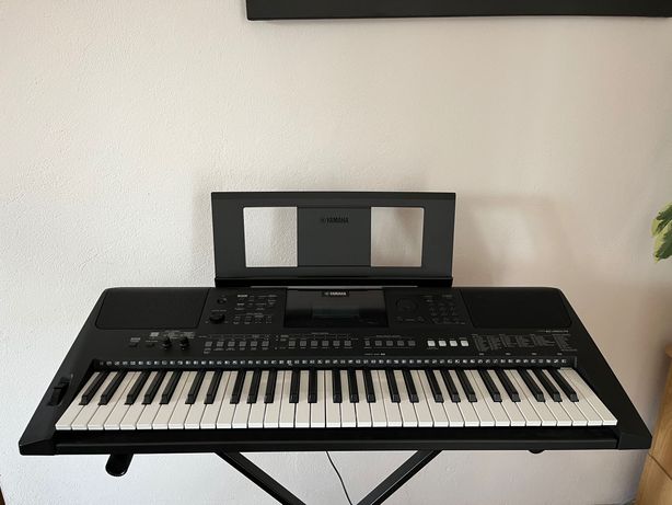 Keyboard Yamaha E463