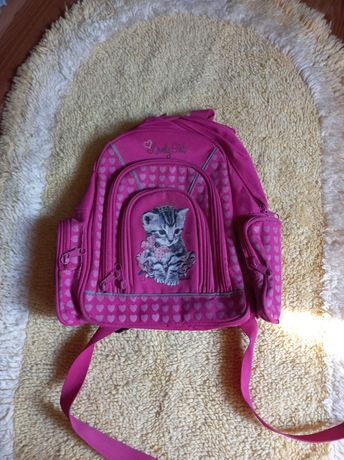 Różowy plecak z motywem kota