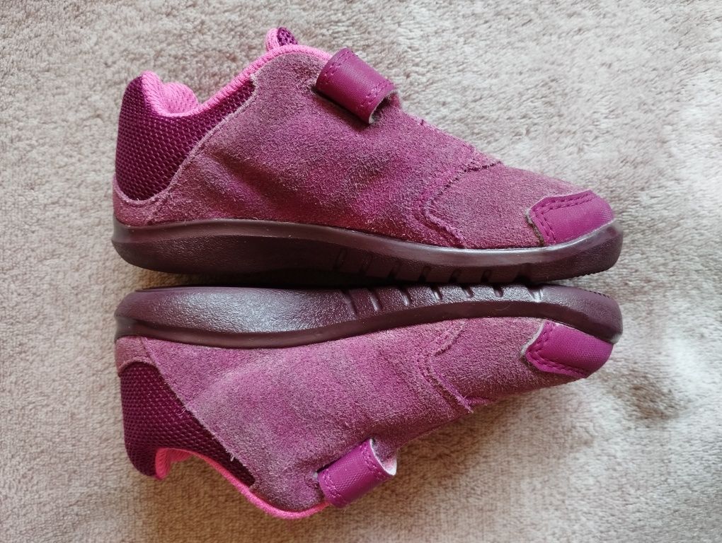 Adidas Katnat buty na rzepy zamszowe 25