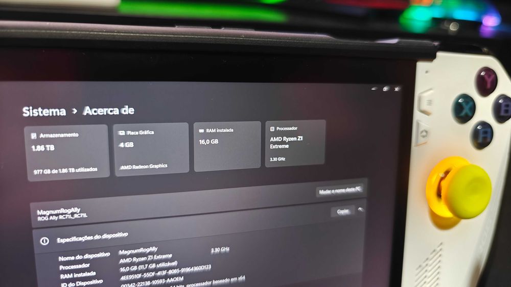 ROG Ally Z1 Extreme 2TB + Dock 12-em-1 + GripCase + Bolsa rígida