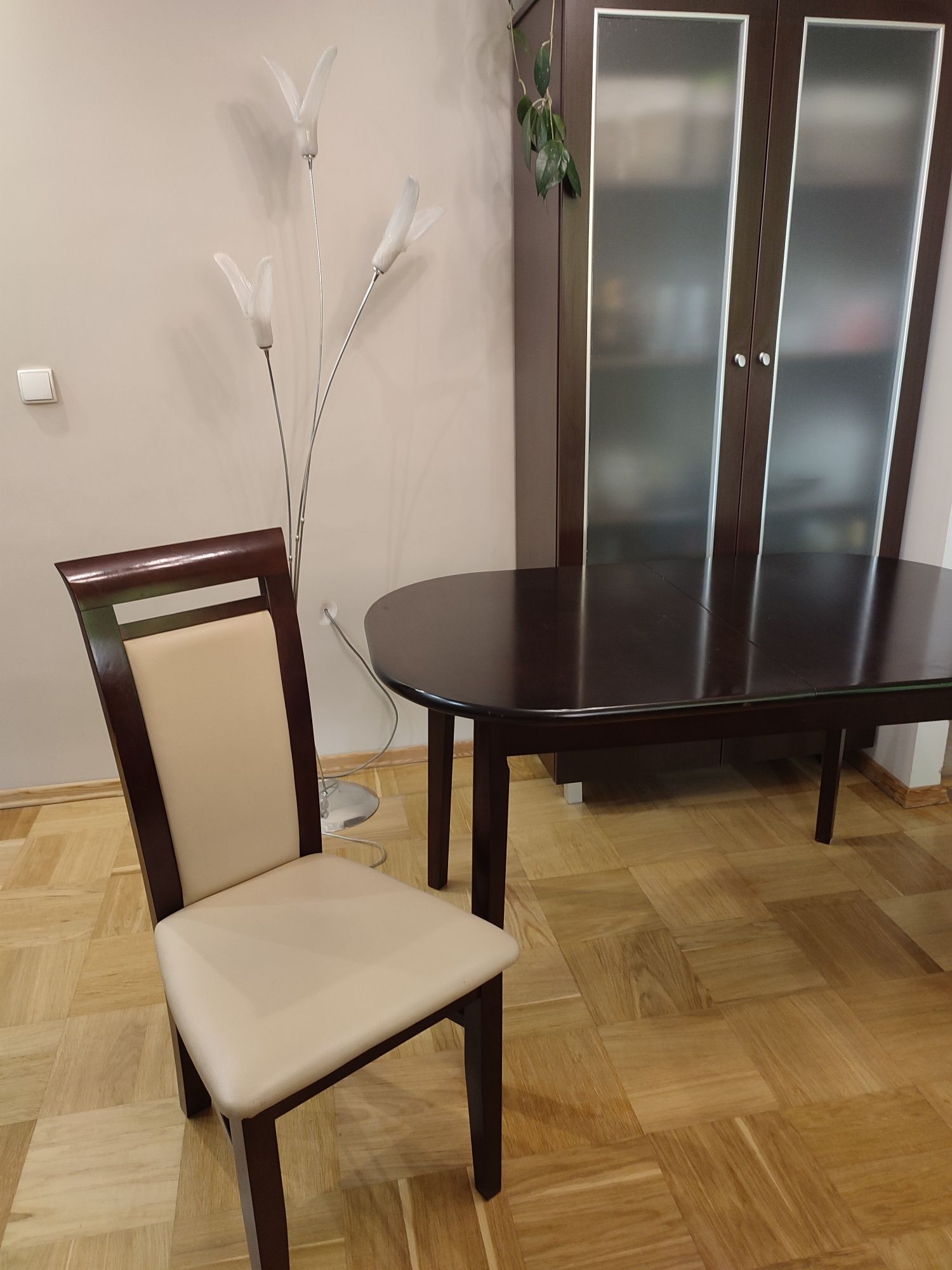 Stół rozkładany + 6 krzeseł