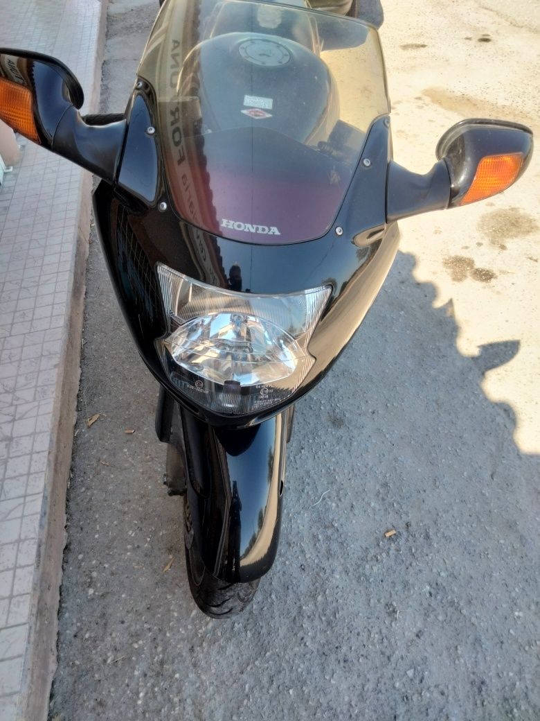 CBR 1100 XX Super Blackbird injeção rigorosamente impecável de tudo!