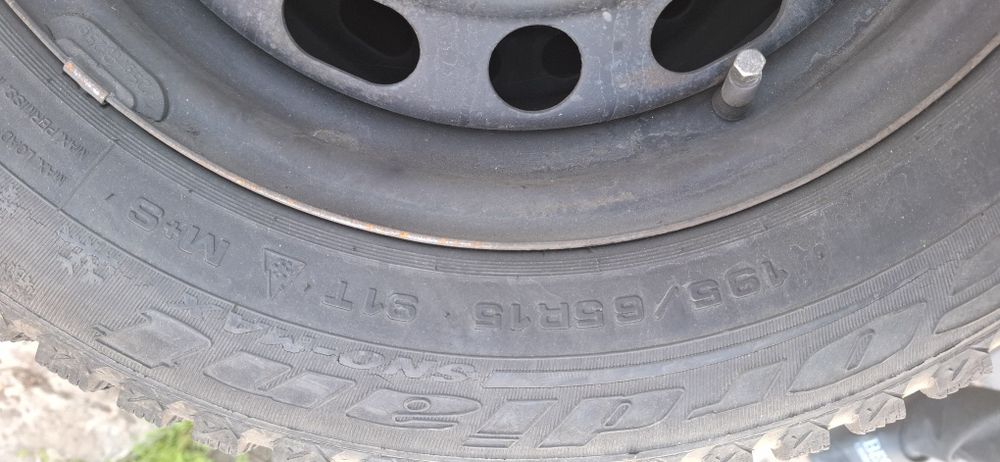 Шини та диски 195/65 r 15