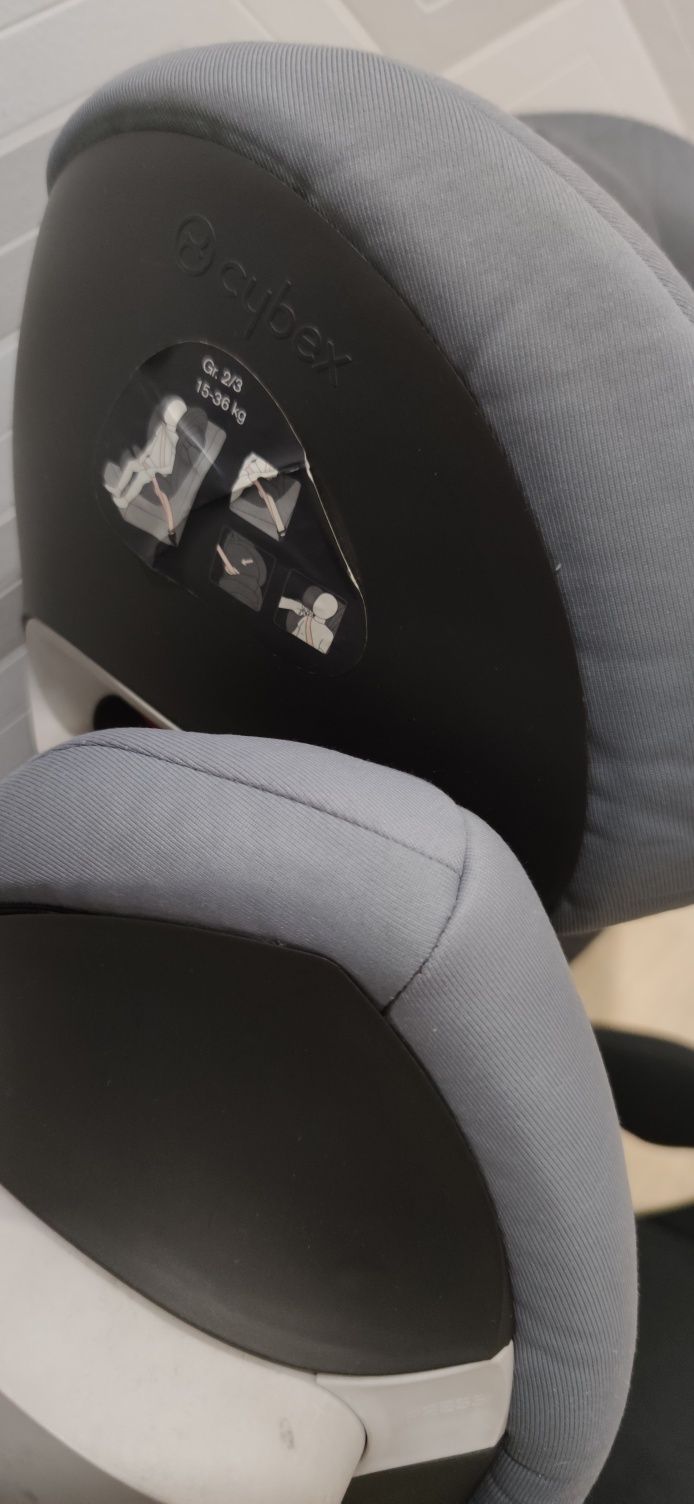 Автокрісло Cybex Solution M-fix (3-12 років, 15-36кг)