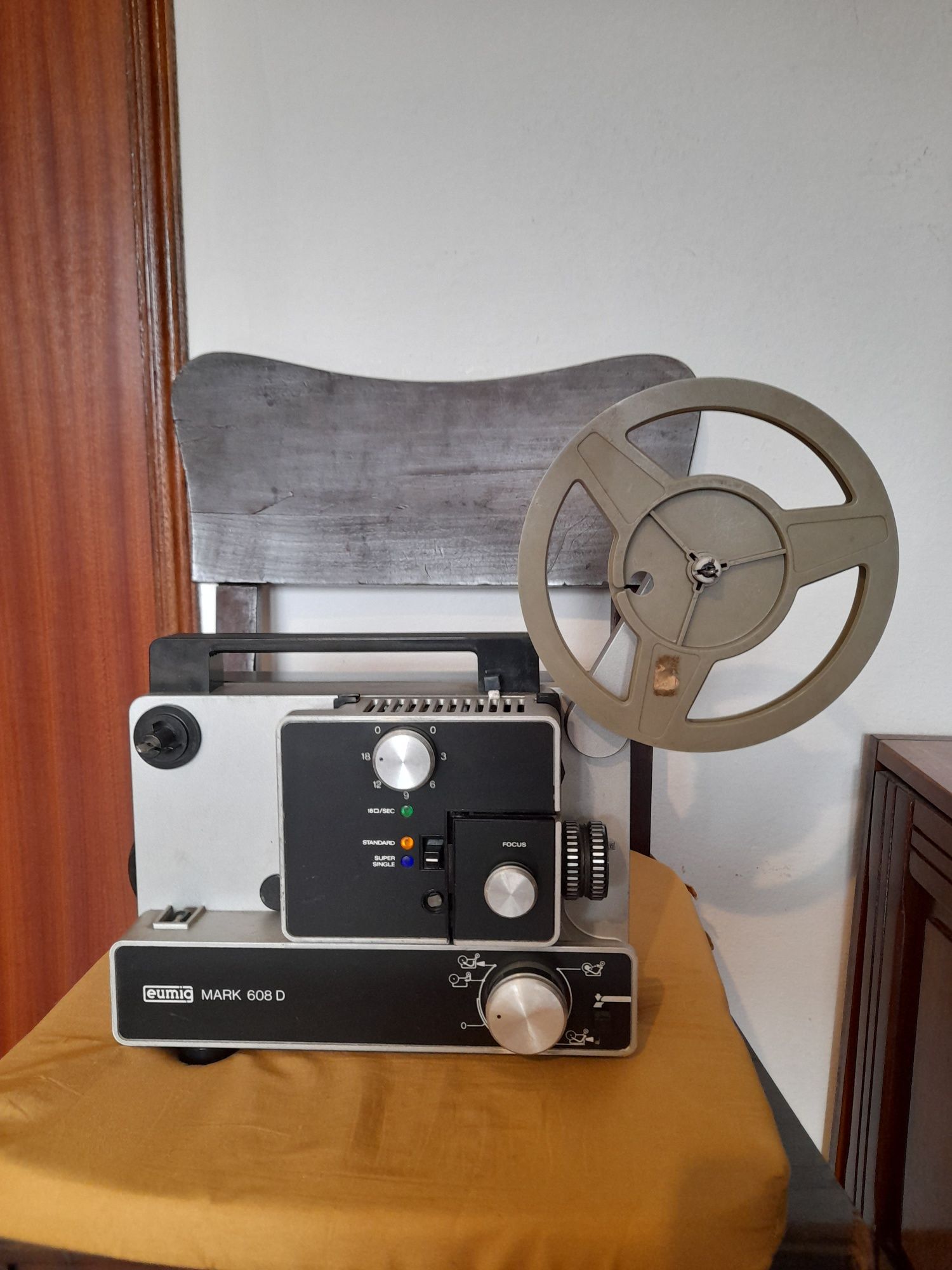 Projector Eumig 608D