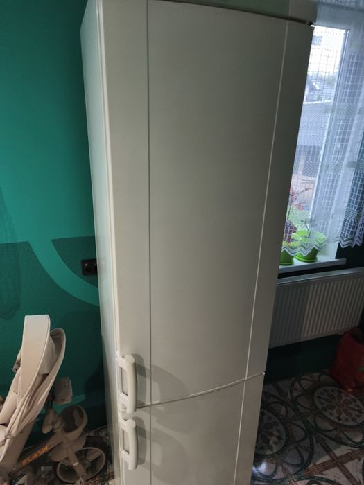 Продам холодильник на запчастини