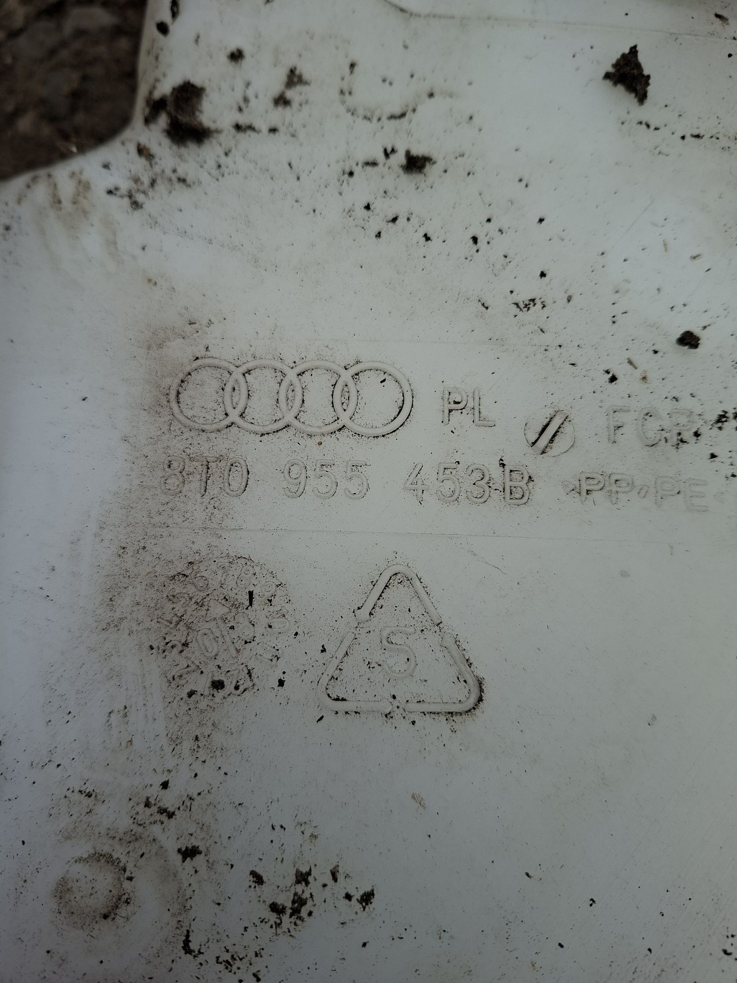 Zbiorniczek spryskiwaczy audi a4 b8 a5