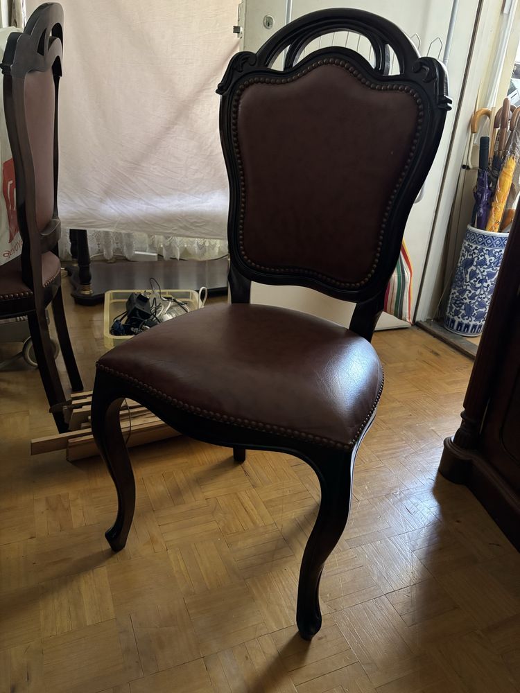 Mesa de jantar extensível e conjunto de 6 cadeiras