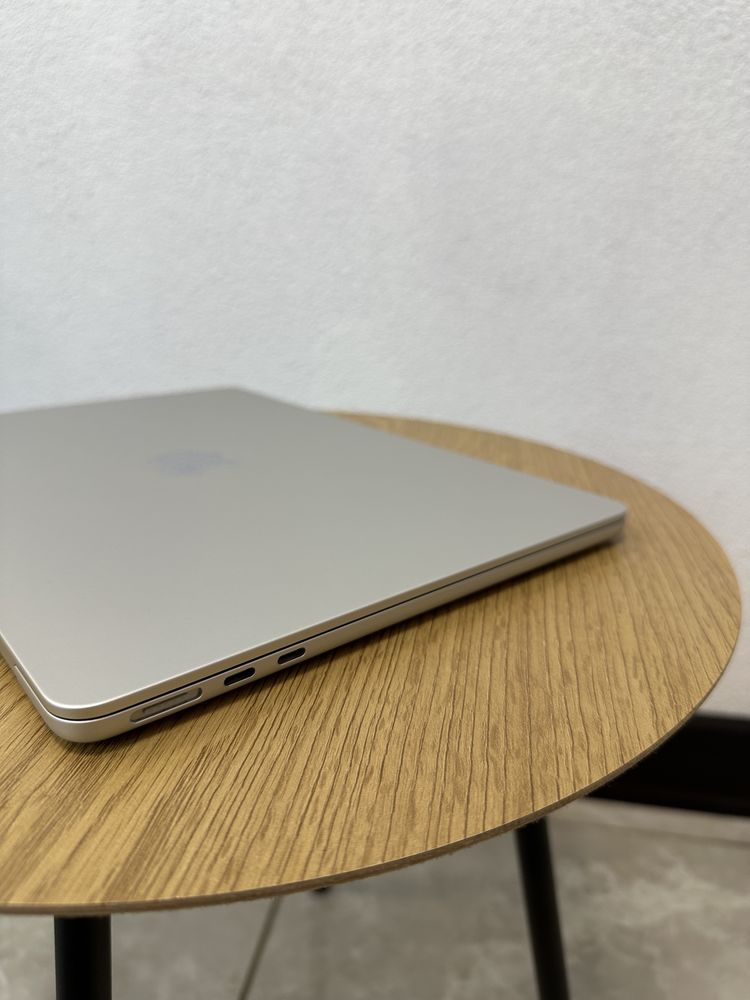 MacBook Air M3 16/256gb Гарантія! 57 зарядів, акб 100.