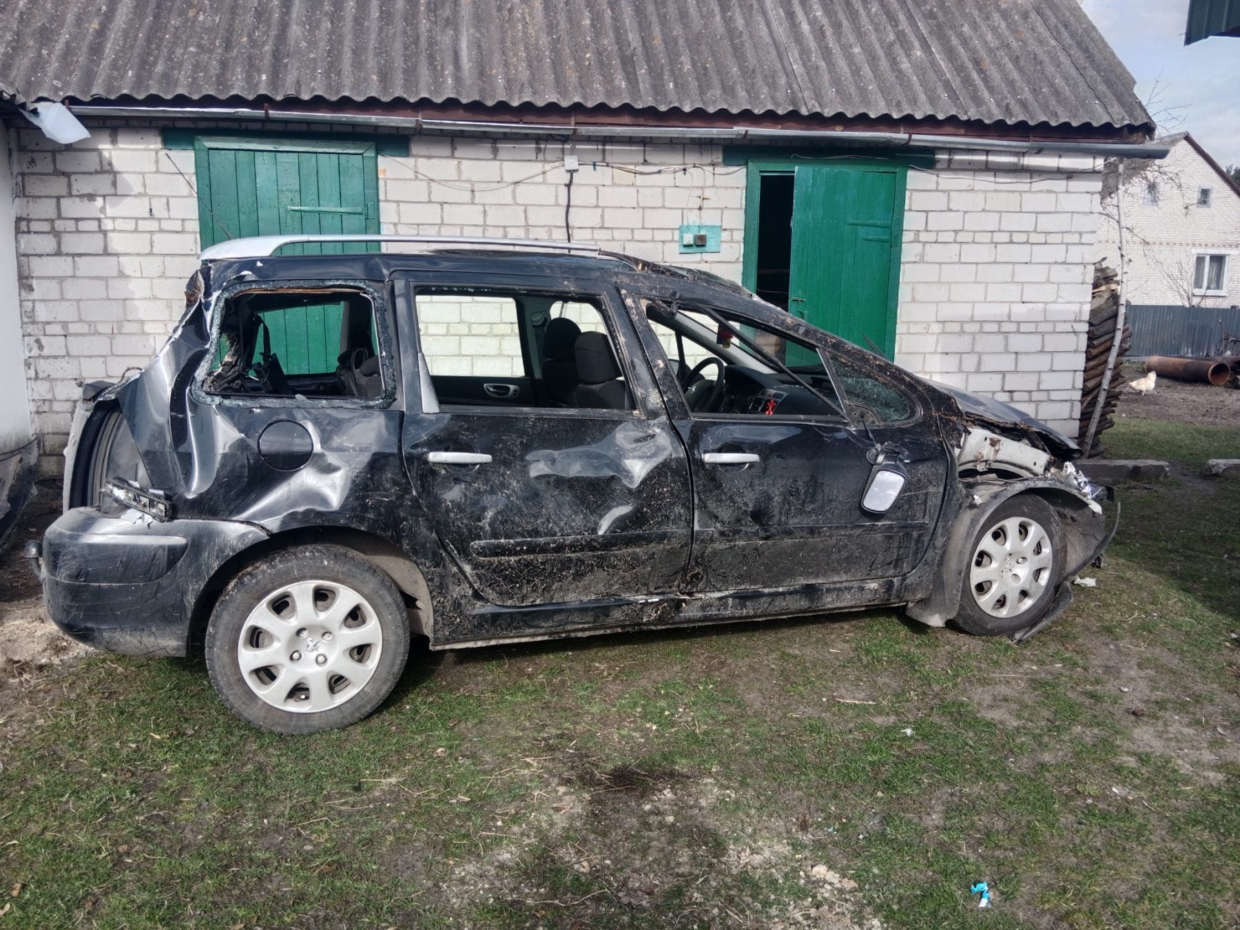 Peugeot 307 пежо потребує кузовного ремонту