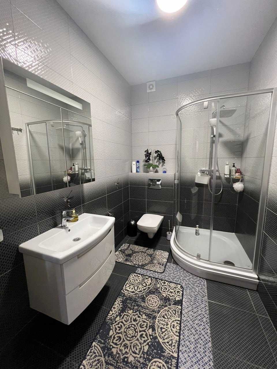 ДОМ (215м.кв).4 спальни.10 соток.Ландшафт.Баня 58000грн