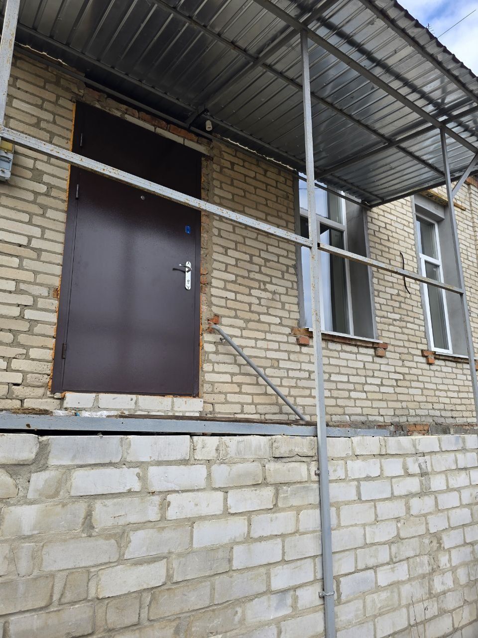 Вперше у продажу будинок на березі ставка у Дергачах