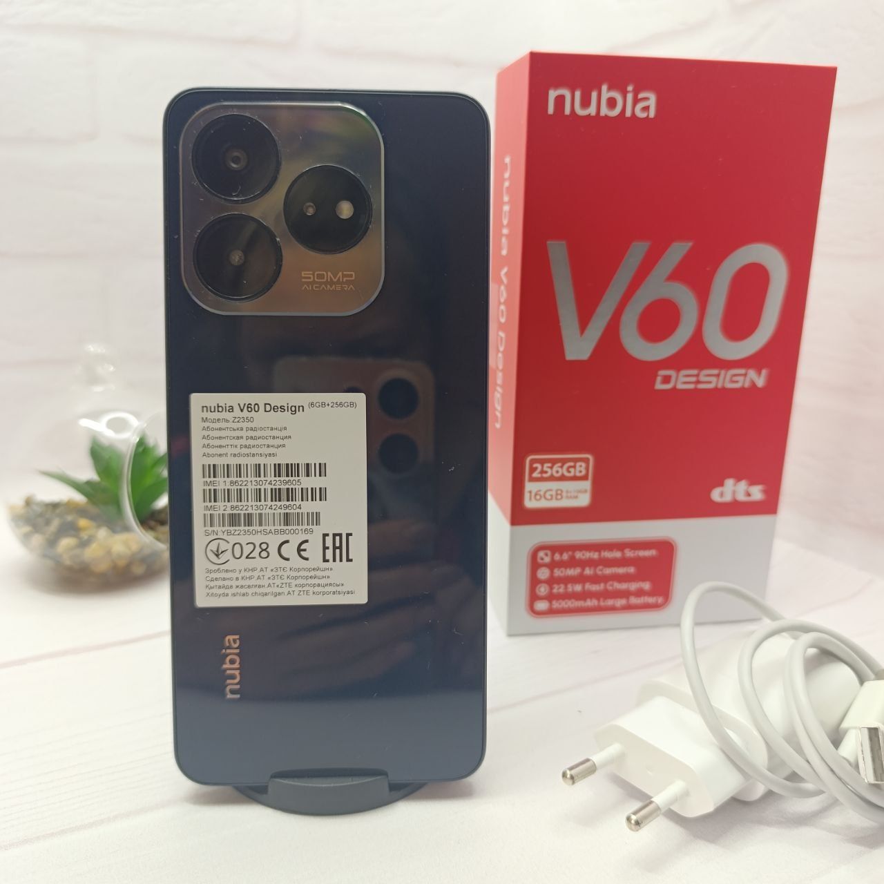 Продам телефон ZTE Nubia V60 Design  6/256Gb NFC в гарному стані