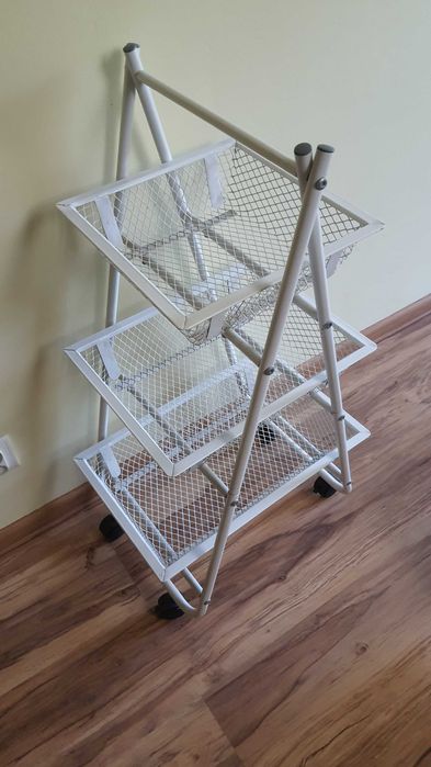 Półki regał na kółkach