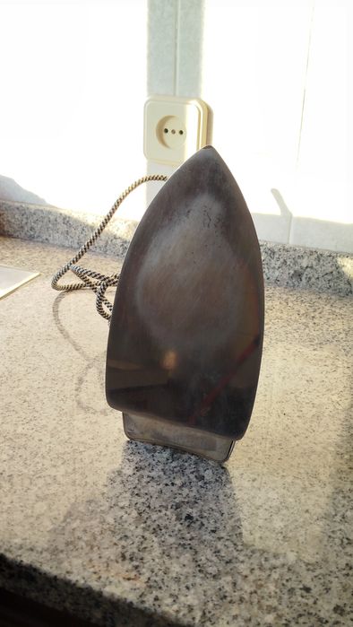 Ferro de engomar Morphy Richards antigo