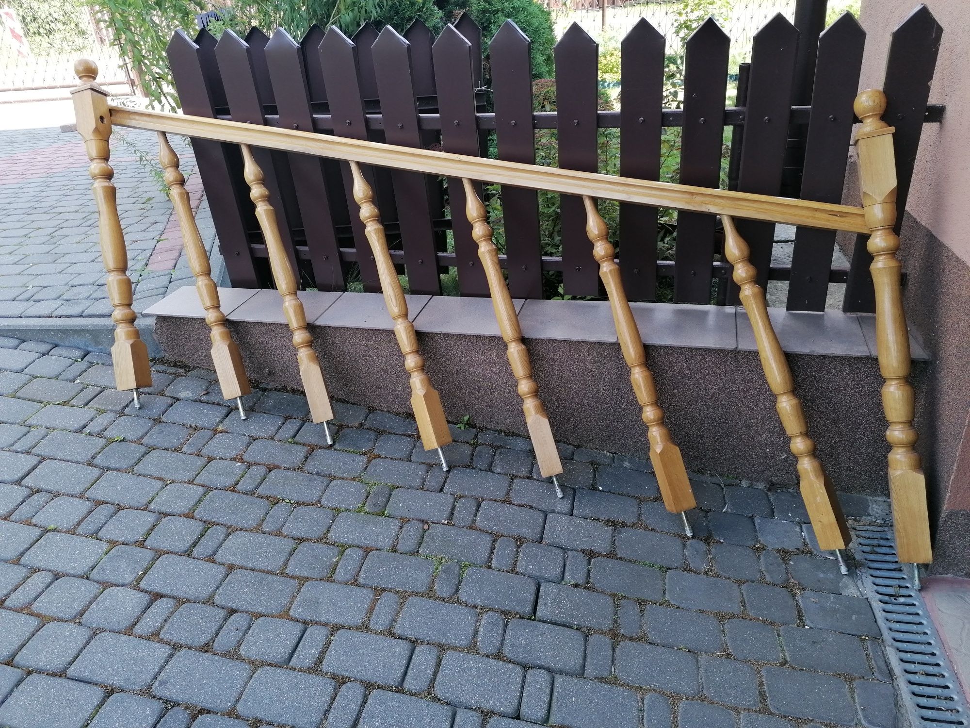Poręcz drewniana dębowa tralki na schody balustrada