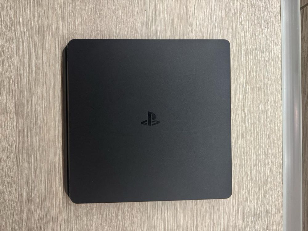Ексклюзивна модель Fortnite Playstation 4 slim 500gb