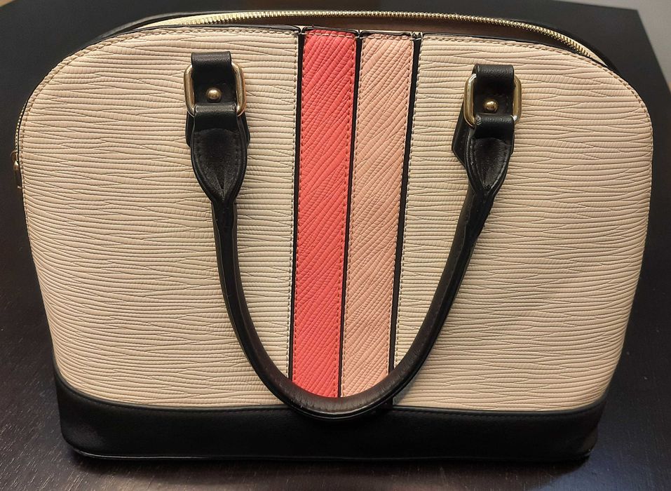 Carteira de senhora nova