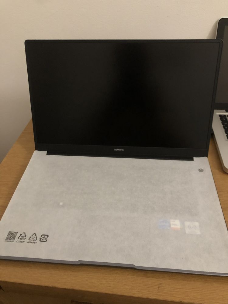 Huawei matebook D16