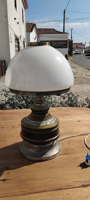 Candeeiro em cerâmica e vidro