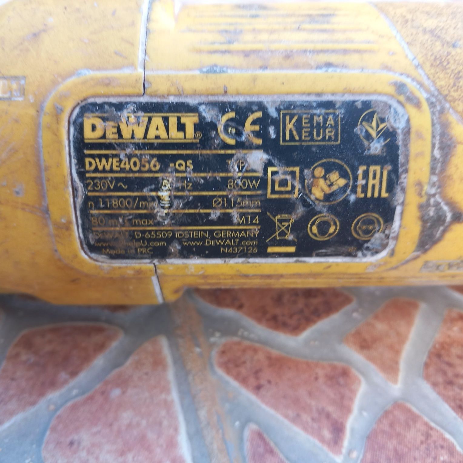Rebarbadora Dewalt