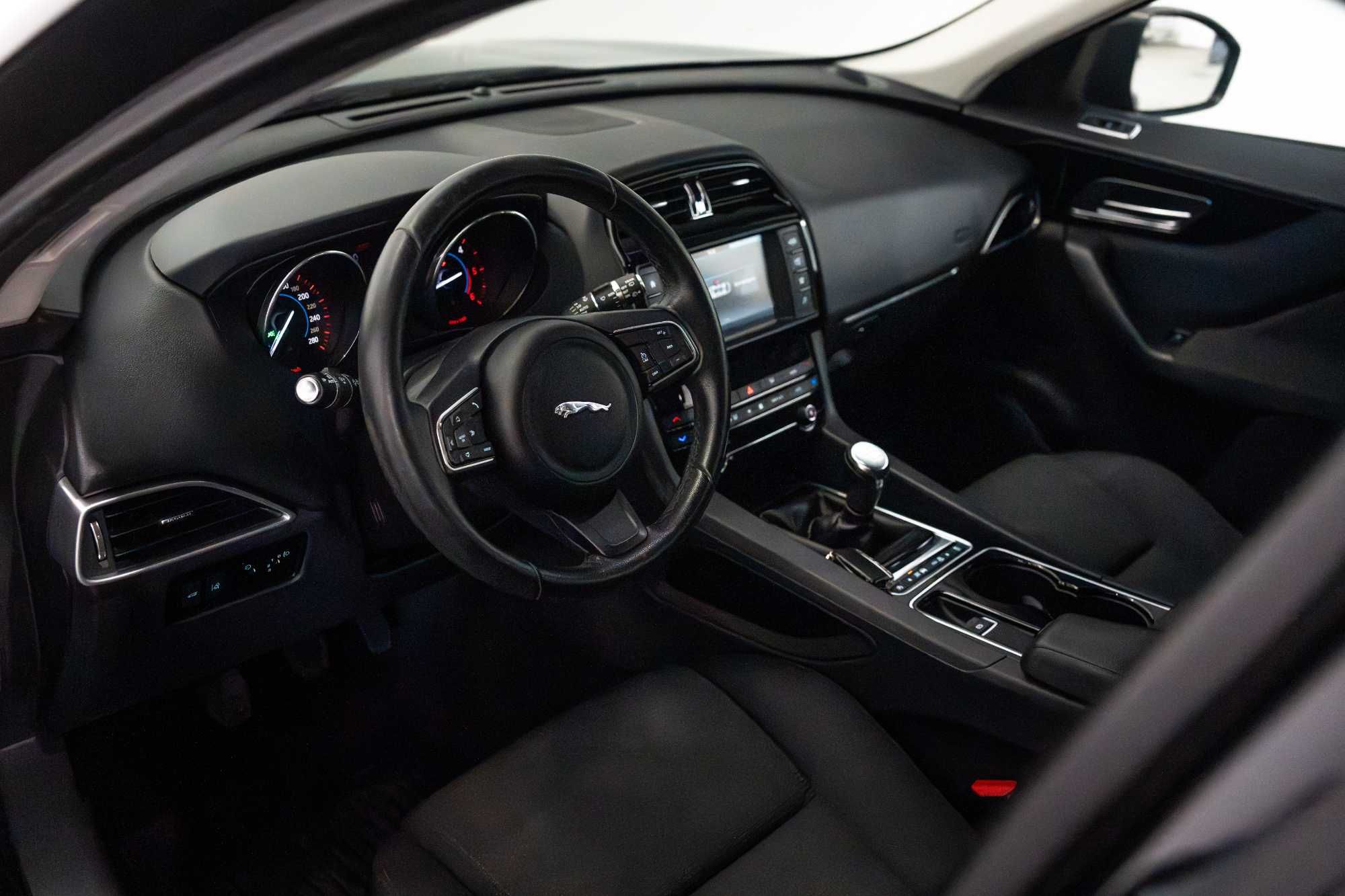 Jaguar F-Pace - 2.0 - Manual