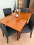 Mesa de jantar extensiva