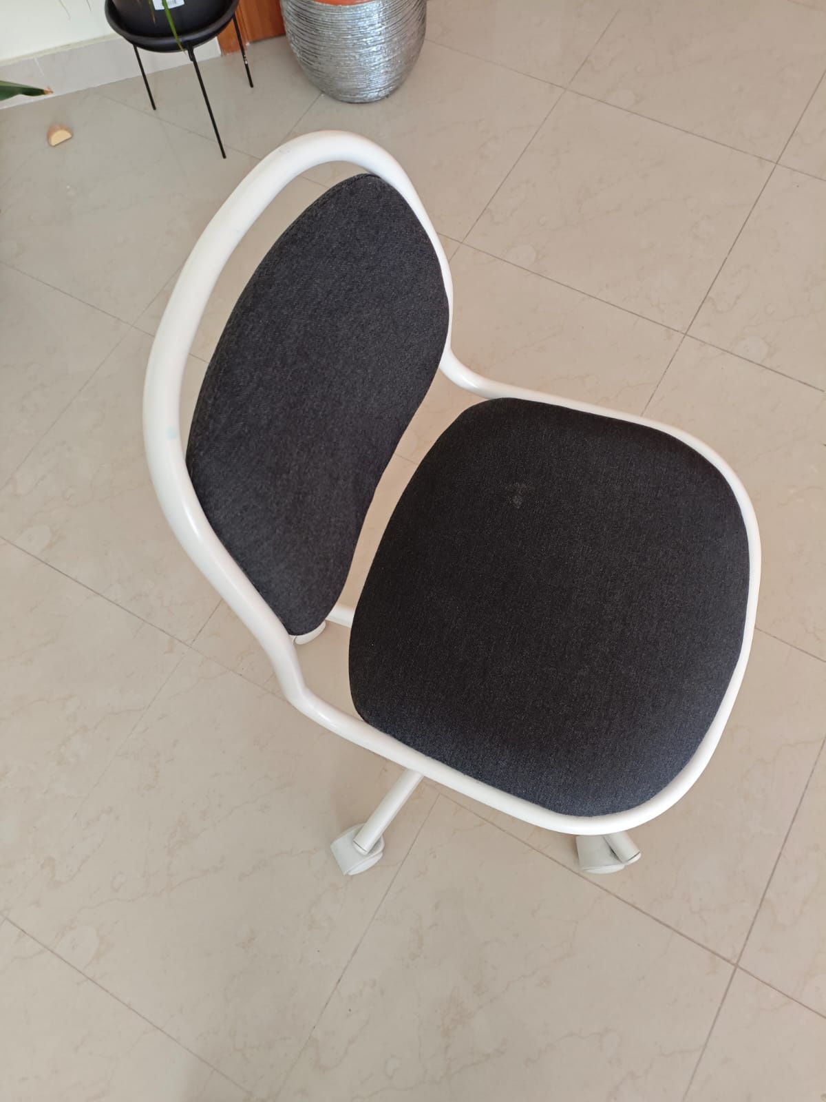 Cadeira do IKEA branca