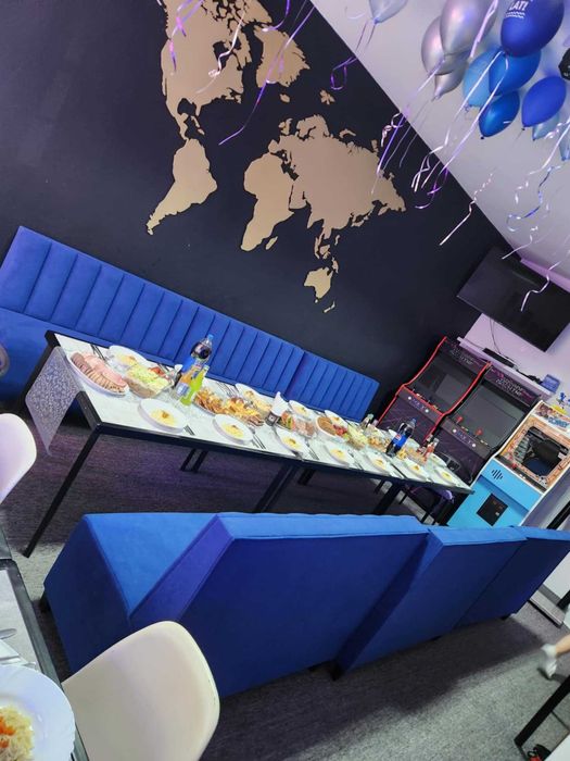 Roczny zestaw kanap do lokalu, biura, salonu, holu