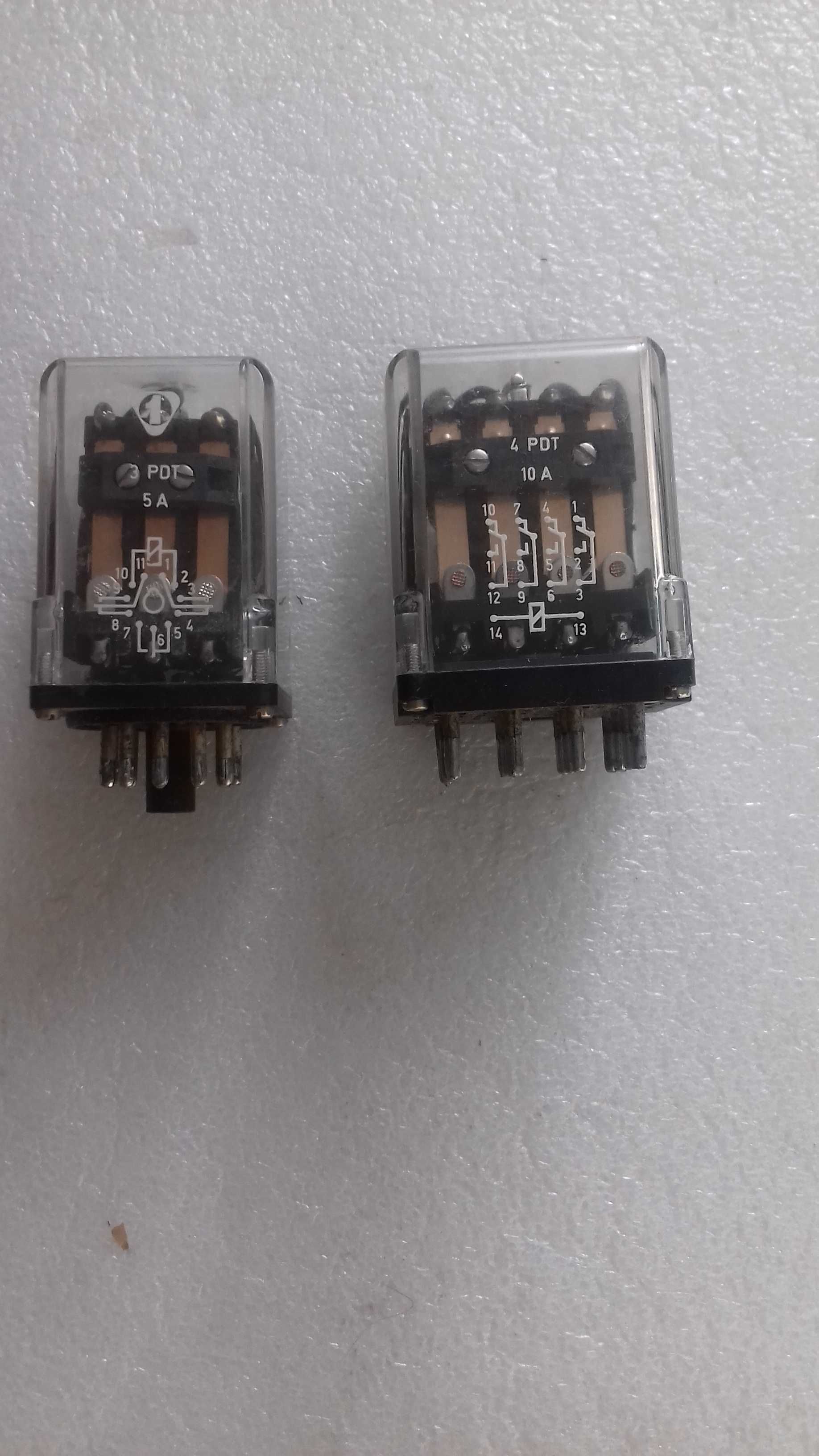 Przekażnik   R15  3PDT , 10A , 220V